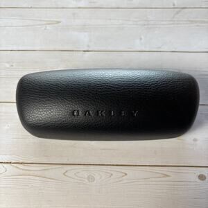 Oakley Eyeglasses LARGE Black Hard Case. Lined. Excellent condition!